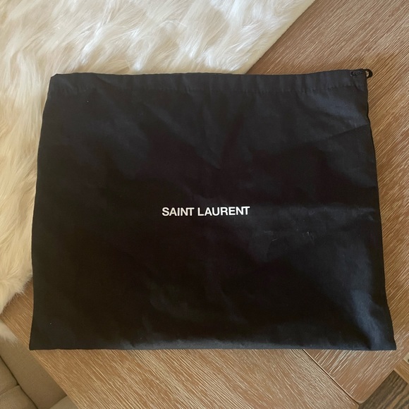 Saint Laurent Lou medium camera bag - Picture 8 of 8